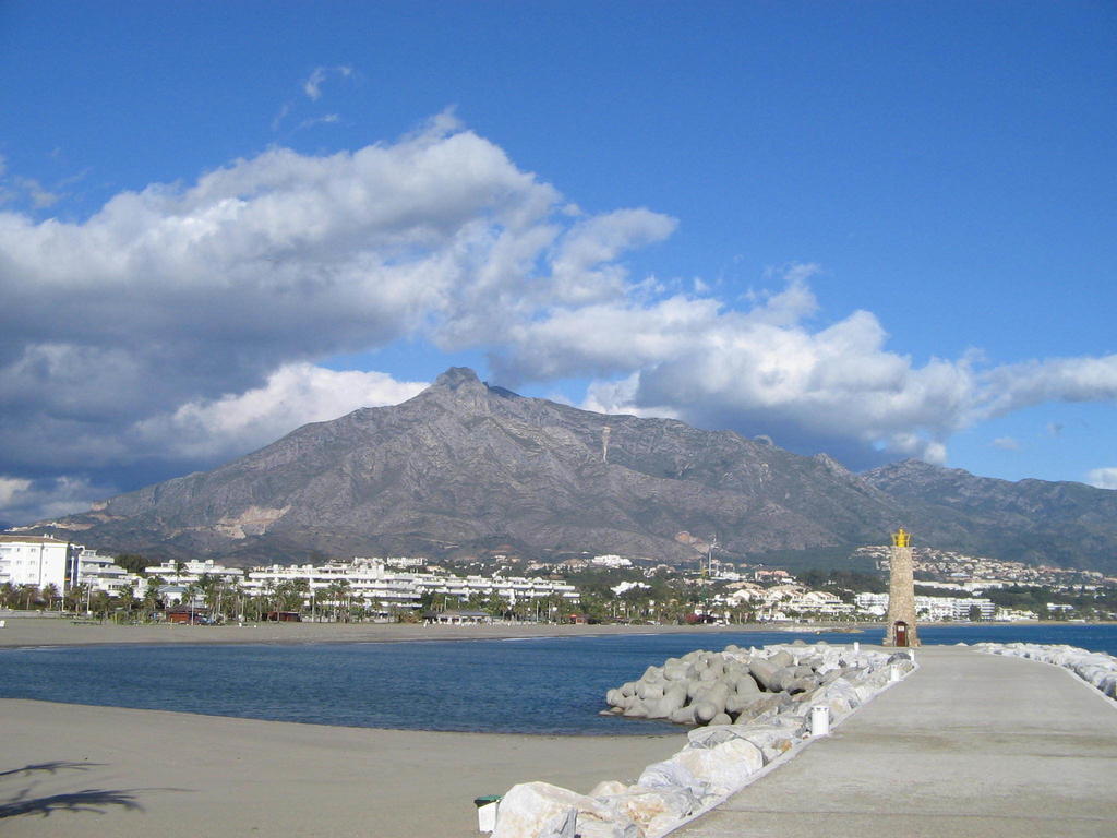Diverhotel Dino Marbella Luaran gambar